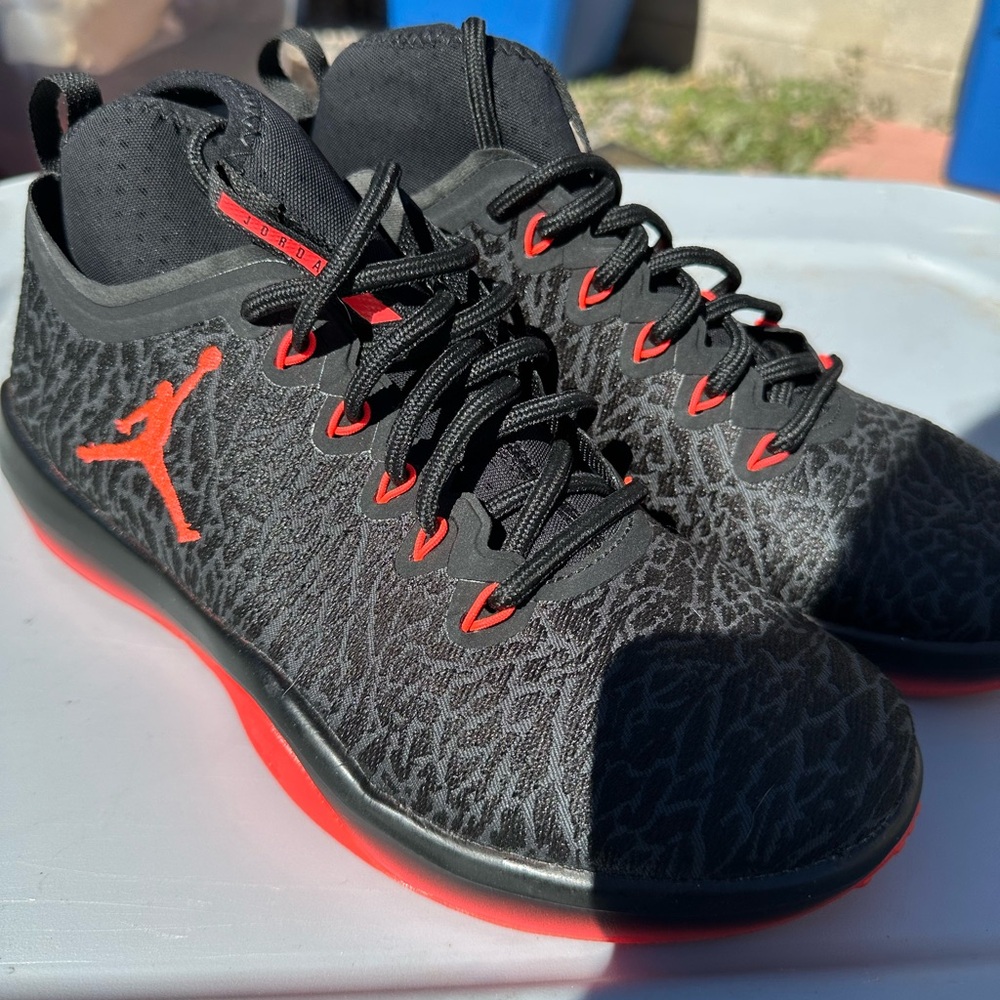 Jordan Athletic Shoes in Black and Red